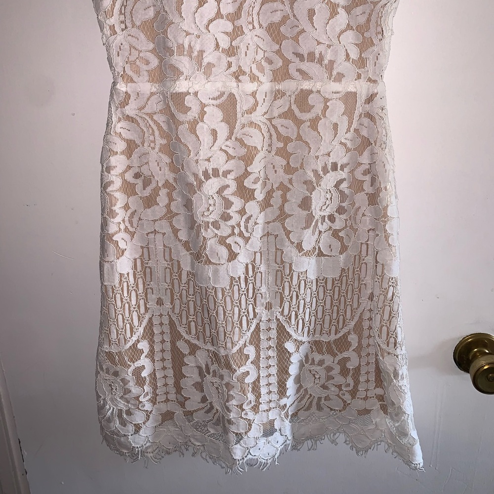 Lulu’s White Lace Dress - Picture 3 of 8
